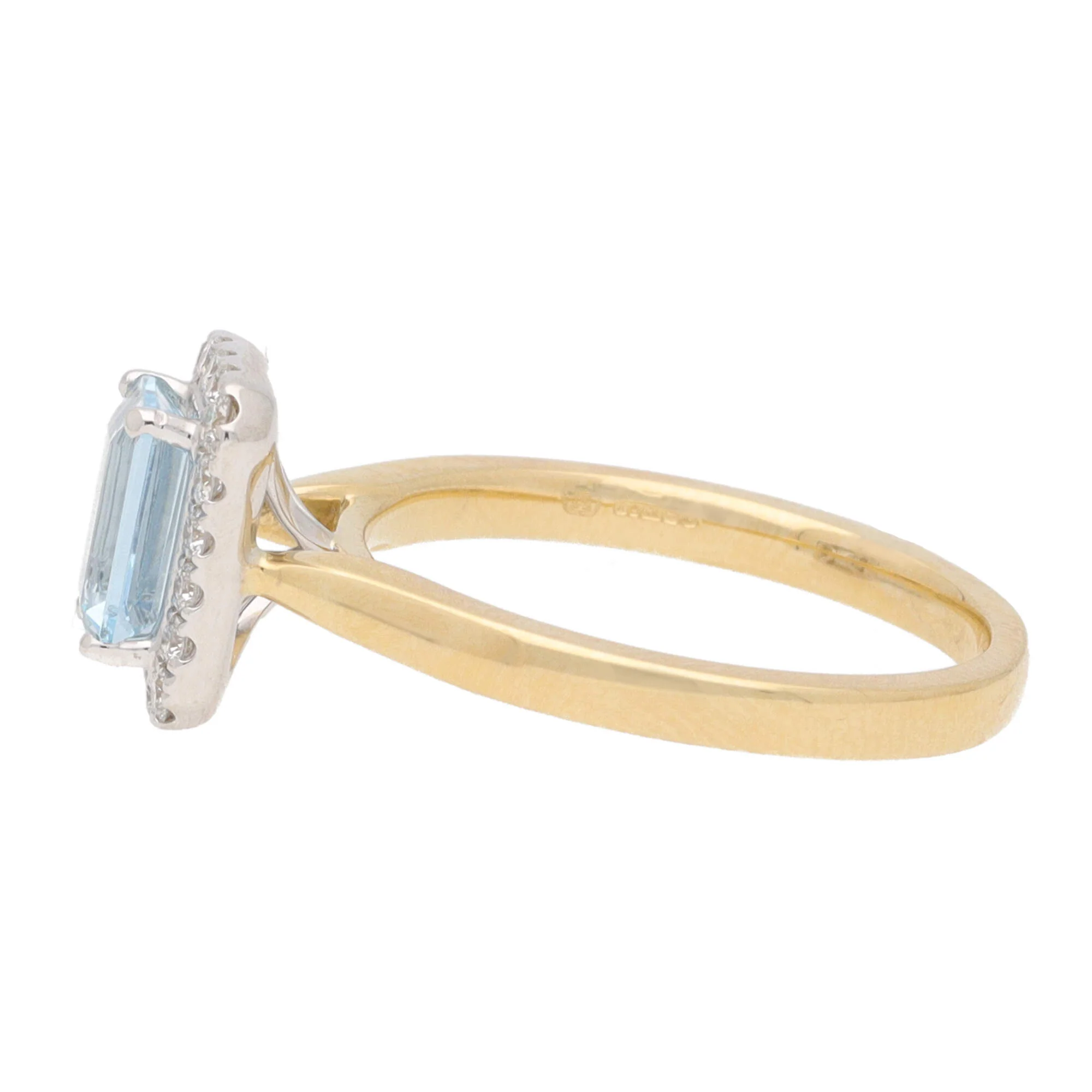 Aquamarine and Diamond 18ct Yellow and White Gold Cluster Ring - Image 3