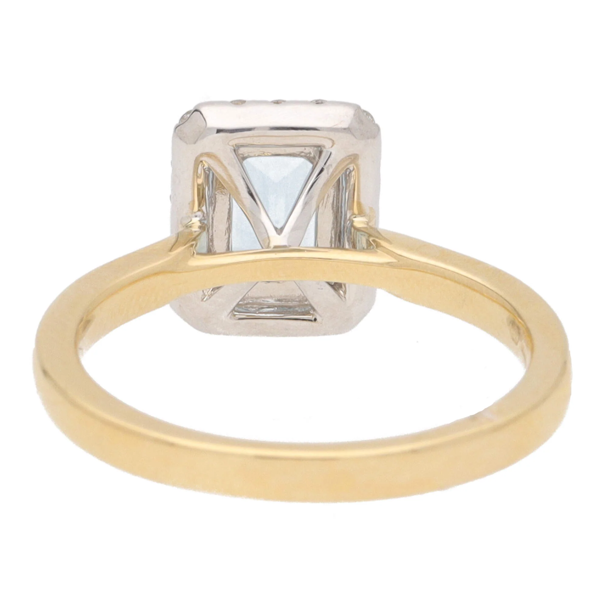 Aquamarine and Diamond 18ct Yellow and White Gold Cluster Ring - Image 4