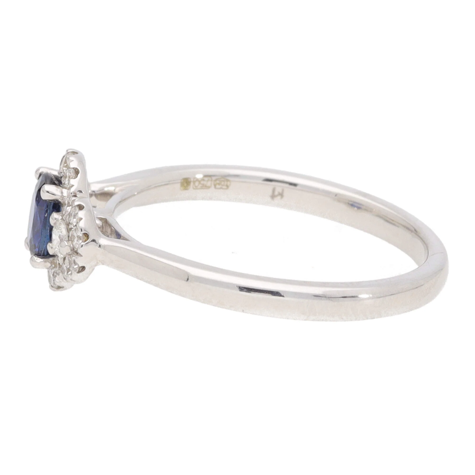 Blue Sapphire and Diamond 18ct White Gold Three Stone Cluster Ring - Image 3