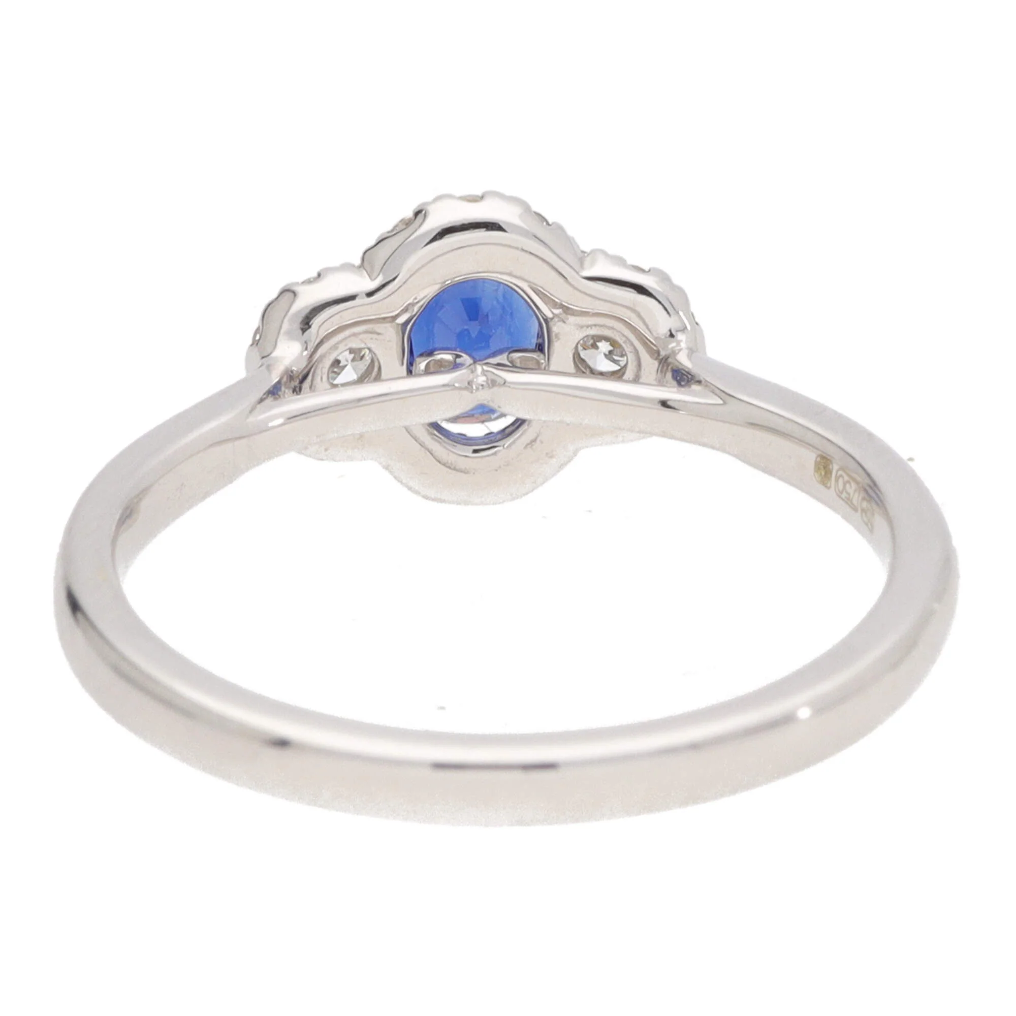 Blue Sapphire and Diamond 18ct White Gold Three Stone Cluster Ring - Image 4