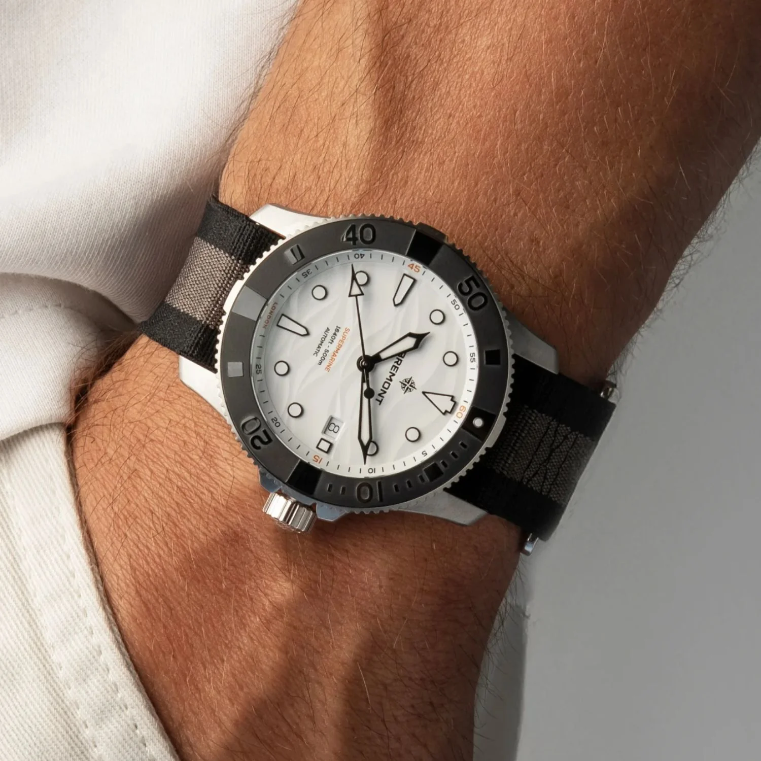 Bremont Supermarine 500M Polar White Limited Edition Automatic Watch SM43-DT-BKCER-WH-N-S - Image 3