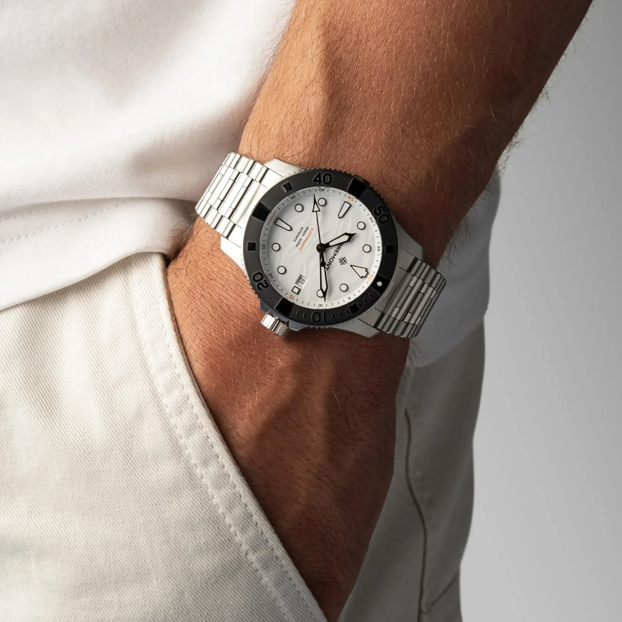 Bremont Supermarine 500M Polar White Limited Edition Automatic Watch SM43-DT-SS-WH-B - Image 6