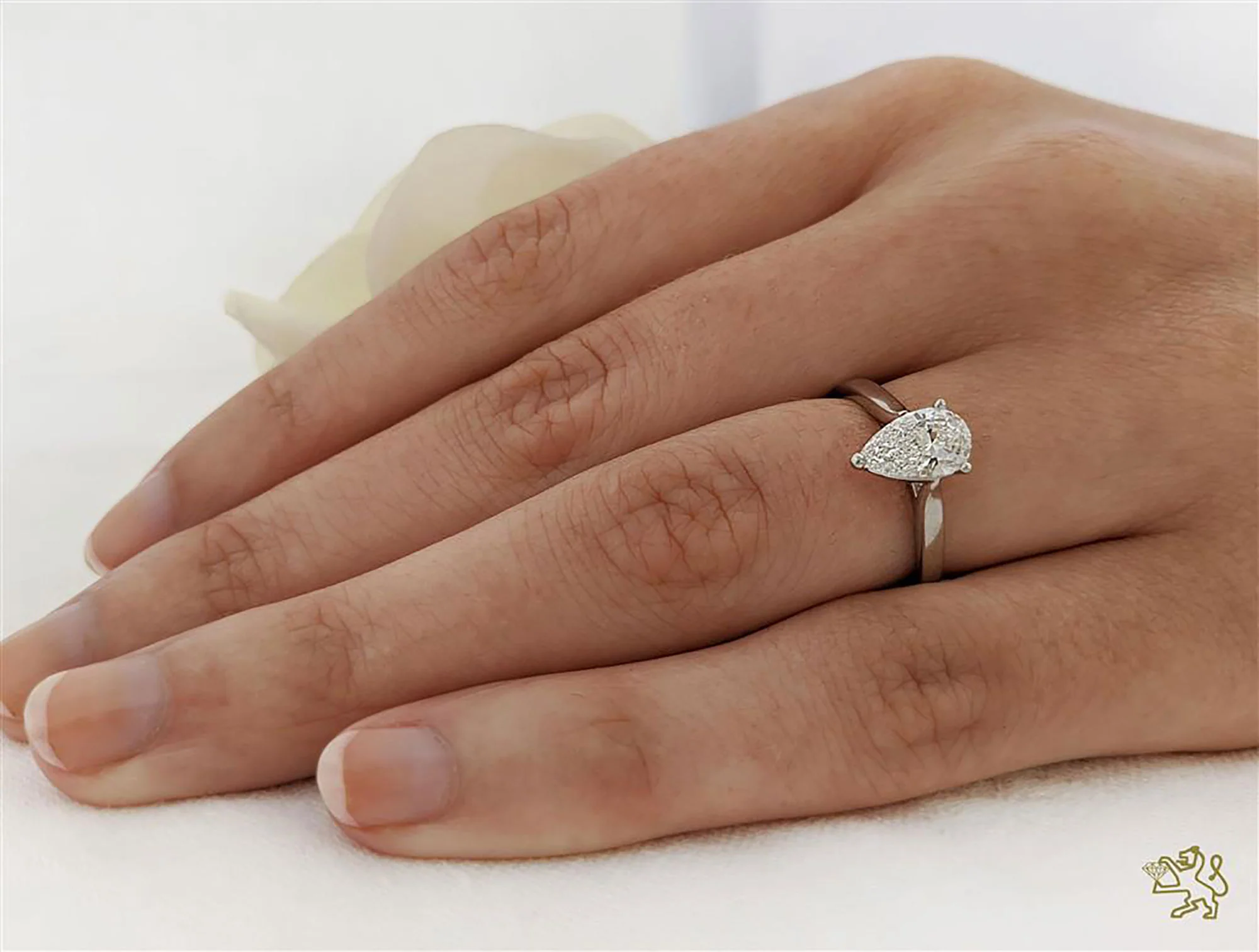 Classic Pear Solitaire 1.00ct Diamond Platinum Ring - Image 2