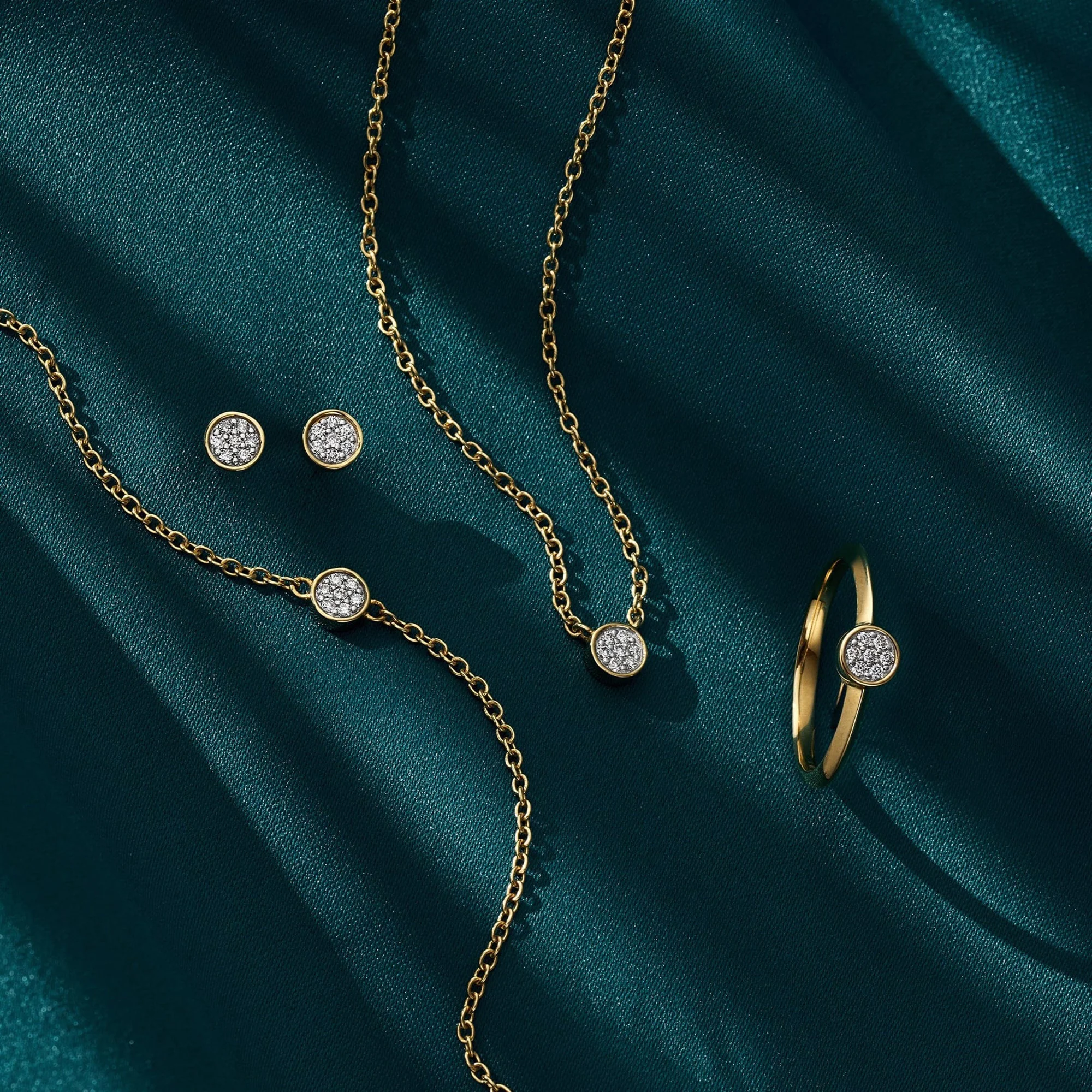 Clogau Clogau® Celebration 9ct Solid Gold Necklace with Pavé-Set Lab-Grown Diamonds GCLC0359 - Image 3