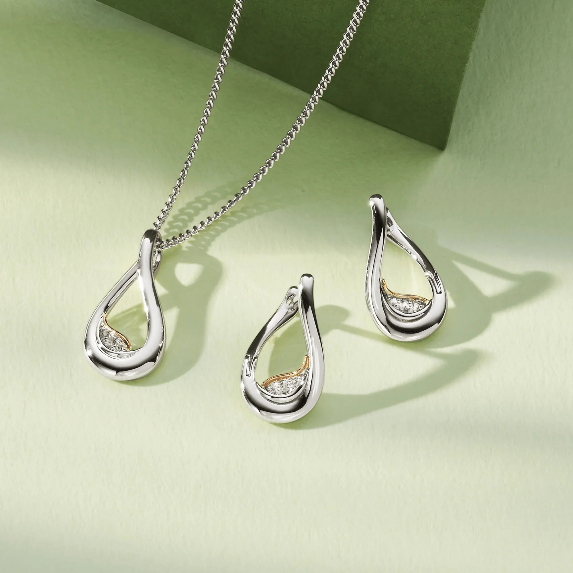 Clogau Past Present Future® Sterling Silver Twist Pendant with Topaz 3SPPF963 - Image 3