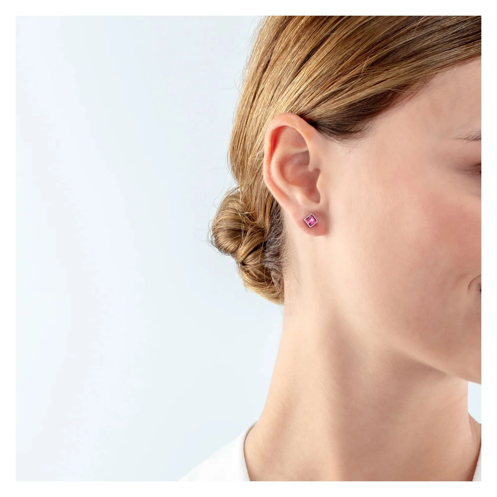 Coeur de Lion Brilliant Square Small Stud Earrings Silver-Pink - Image 2