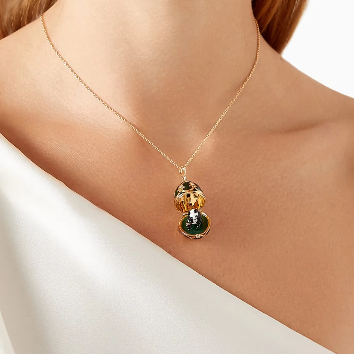 Fabergé Heritage Surprise Panda Pendant 18ct Yellow Gold Diamond & Green Guilloché Enamel - Image 4