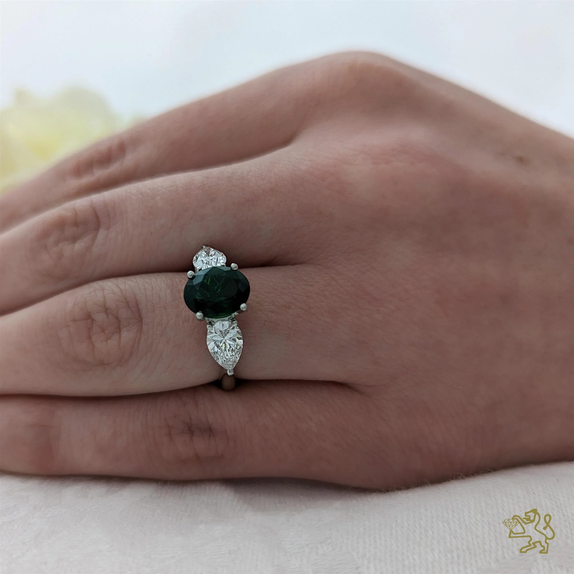 Florentine Iconic Oval Three Stone 2.31ct Green Tourmaline Platinum Ring - Image 2