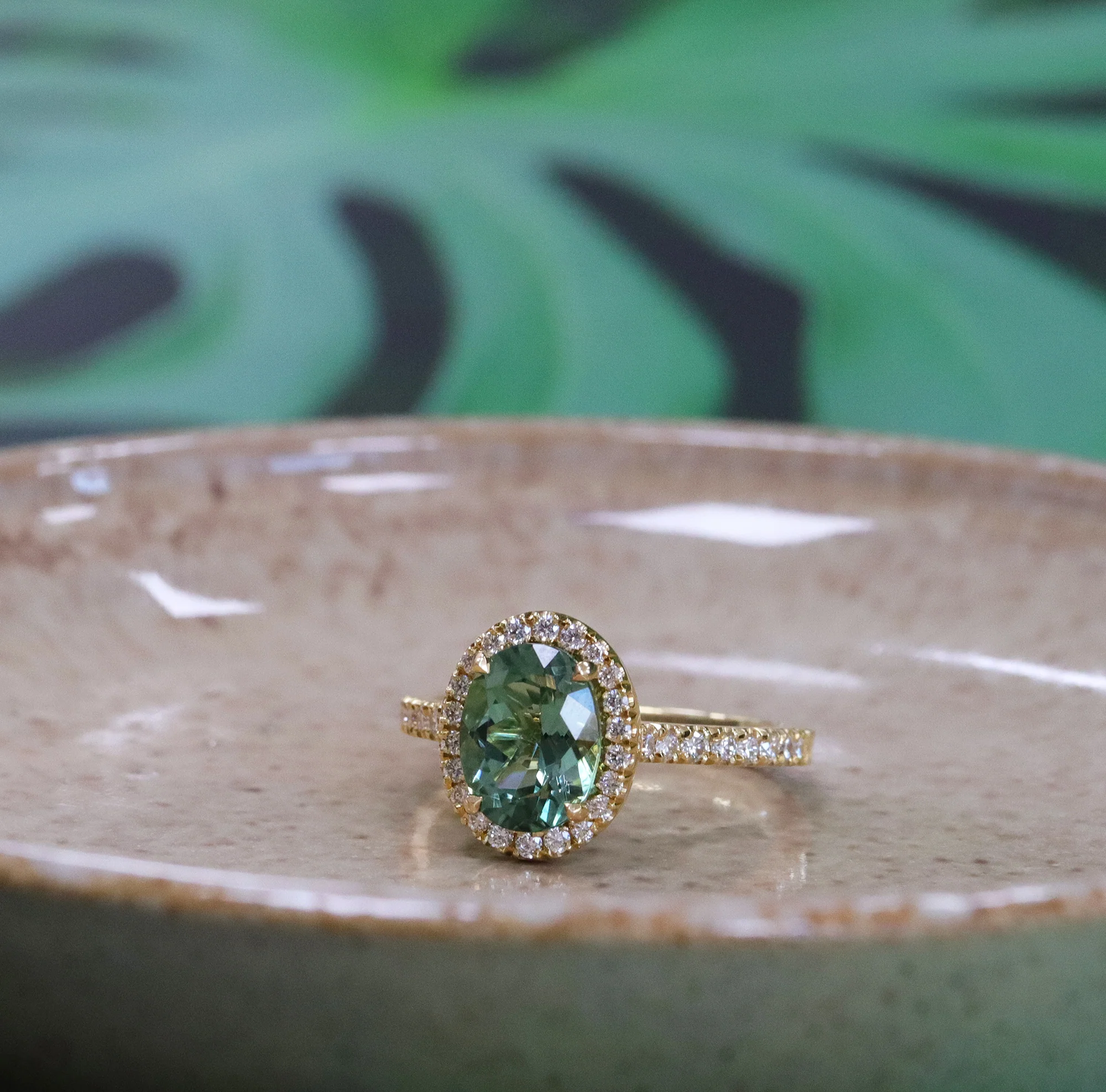 Montana Castel Green Tourmaline and Diamond 18ct Yellow Gold Oval Cluster Ring - Image 2