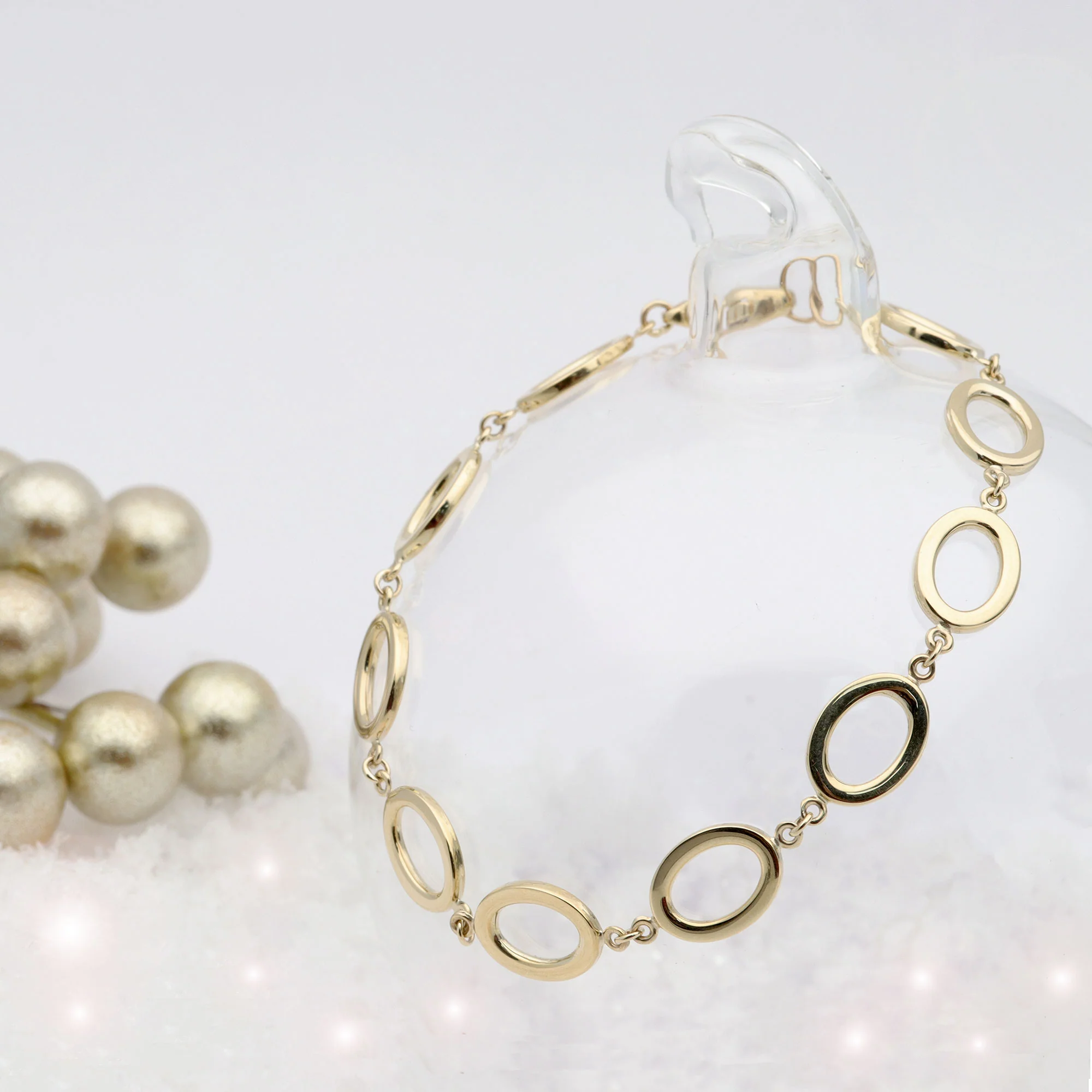 Open Oval 9ct yellow Gold Bracelet - Image 3