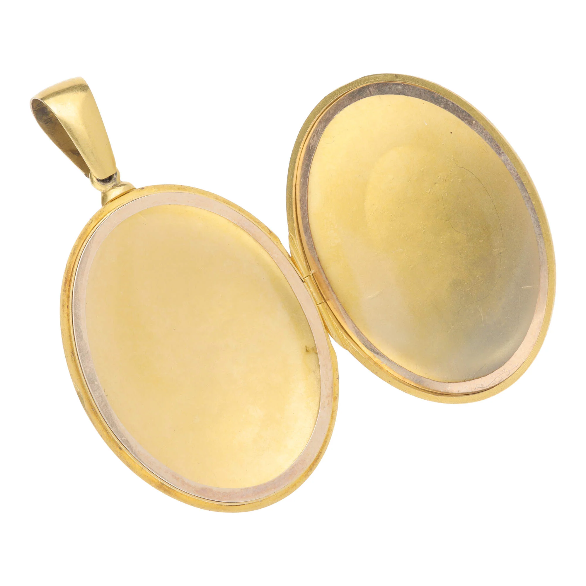 Pre-Owned Oval Engraved Floral Yellow Gold Locket - Image 3