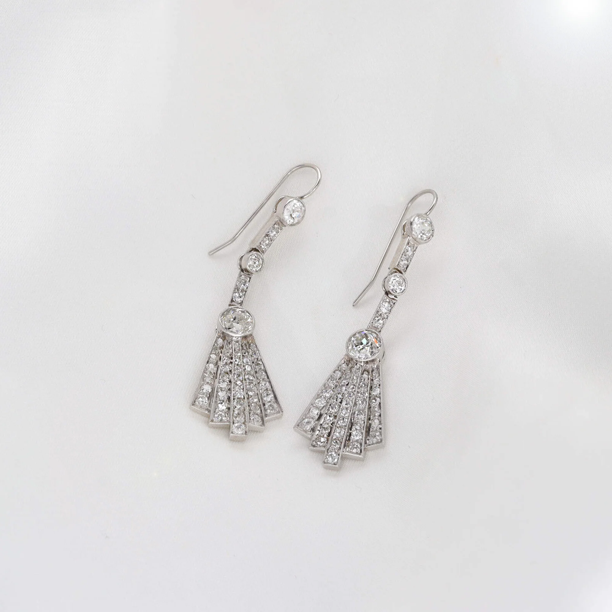 Pre-Owned Art Deco Diamond 1.80ct Drop Earrings - Image 4