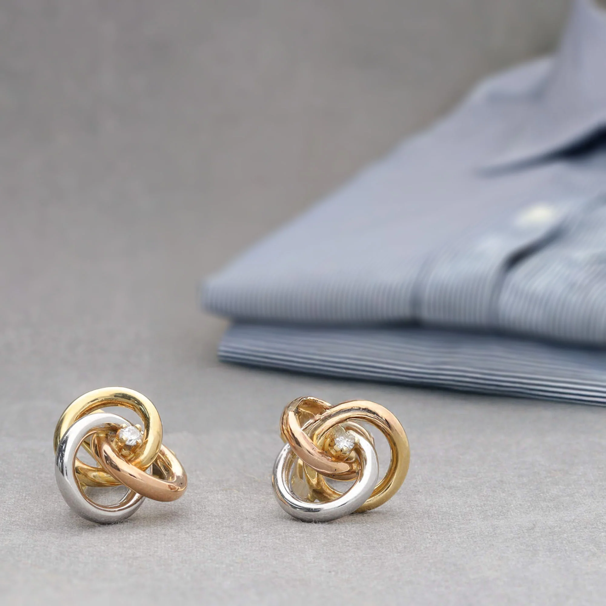 Pre-Owned Diamond 18ct Gold Knot Cufflinks - Image 3