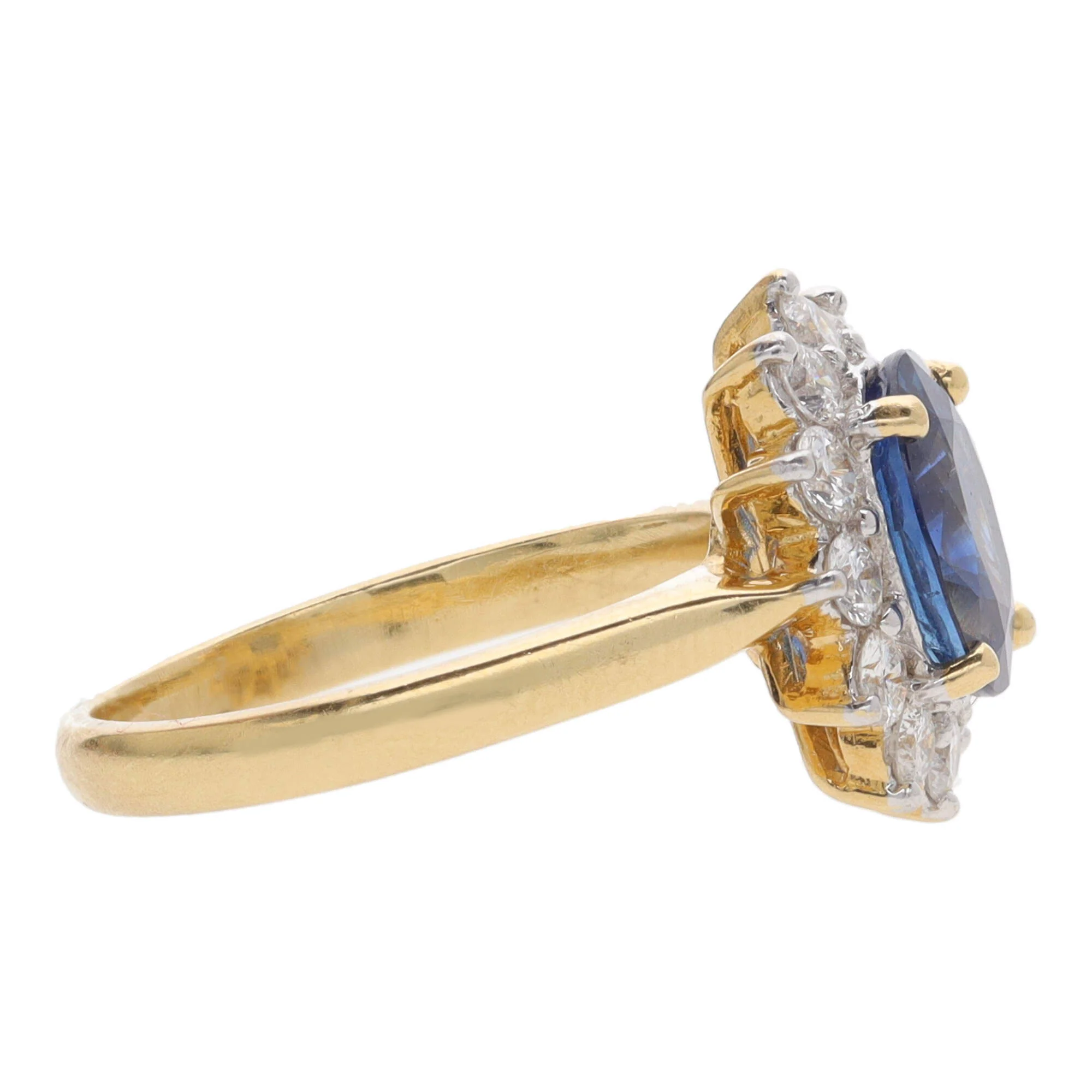 Pre-Owned Sapphire and Diamond Oval Cluster Ring - Image 5
