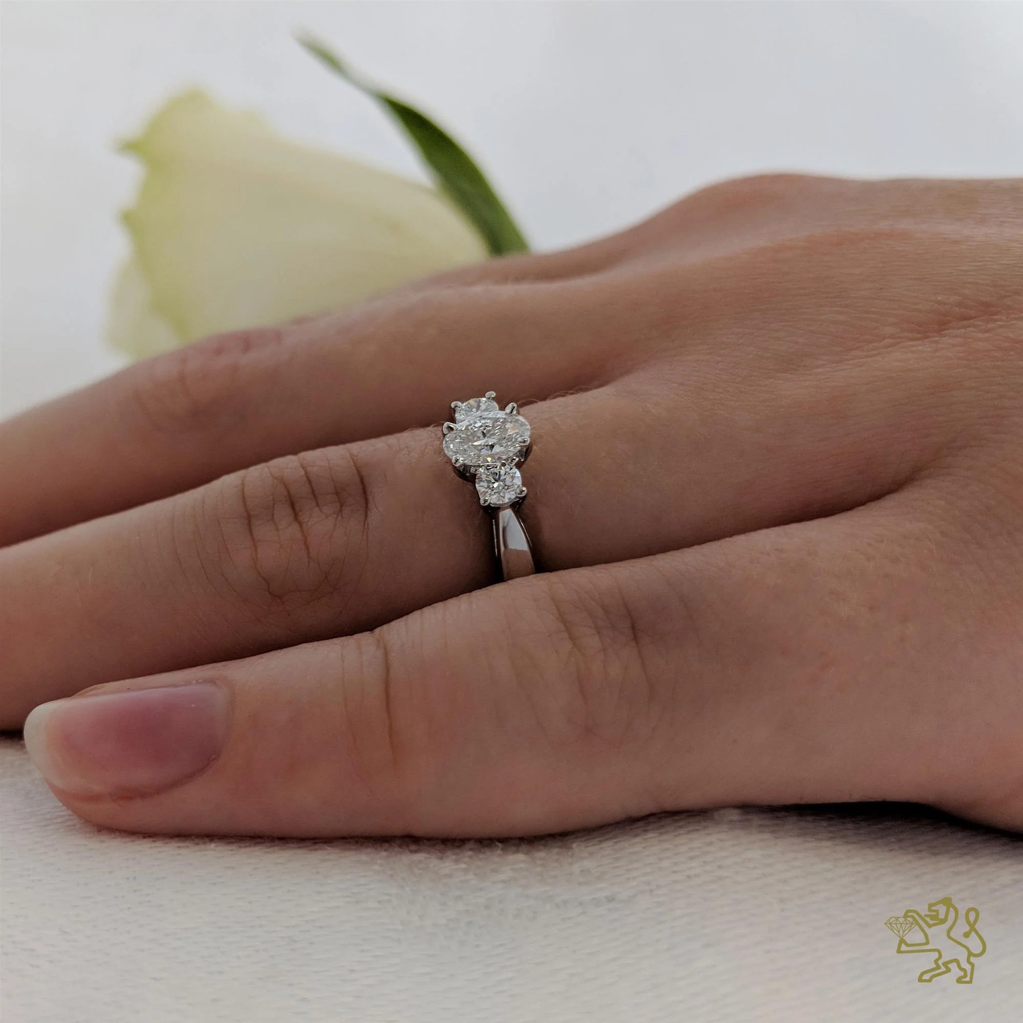 Royal Oval Three Stone 0.41ct E SI1 Diamond Platinum Ring - Image 2