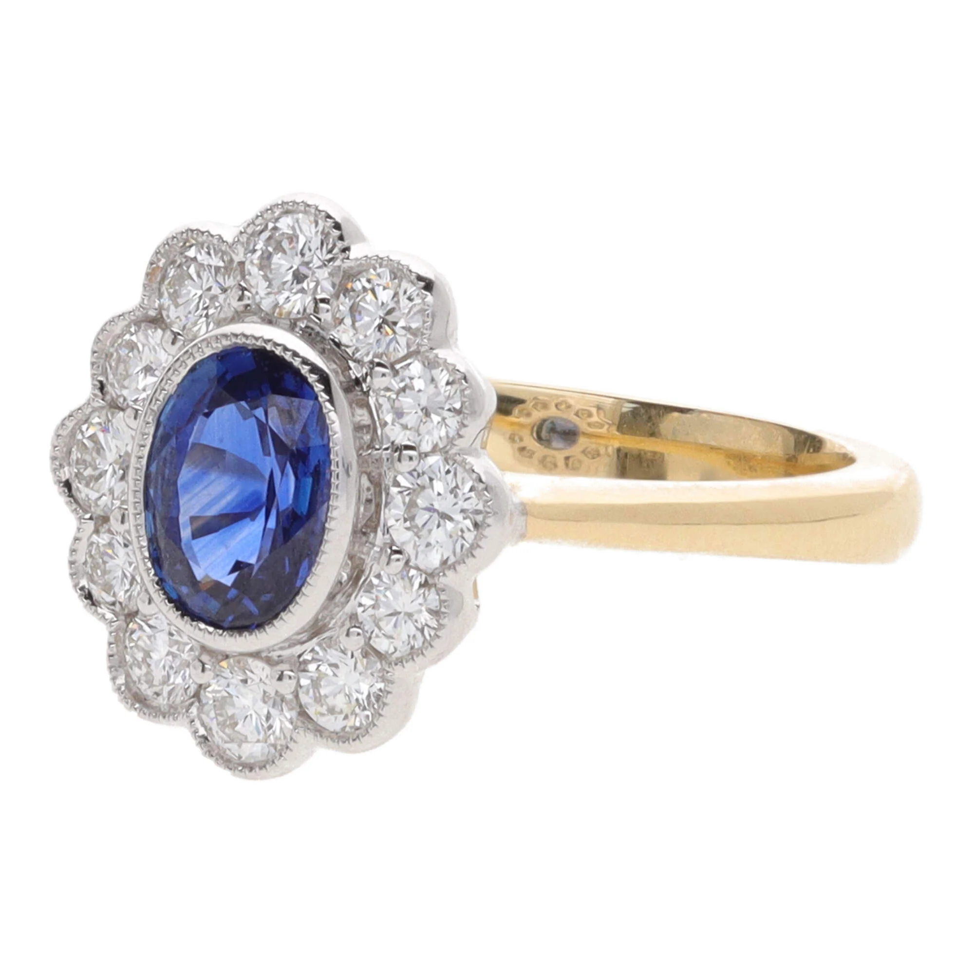 Sapphire and Diamond 18ct Yellow Gold Oval Cluster Ring - Image 5