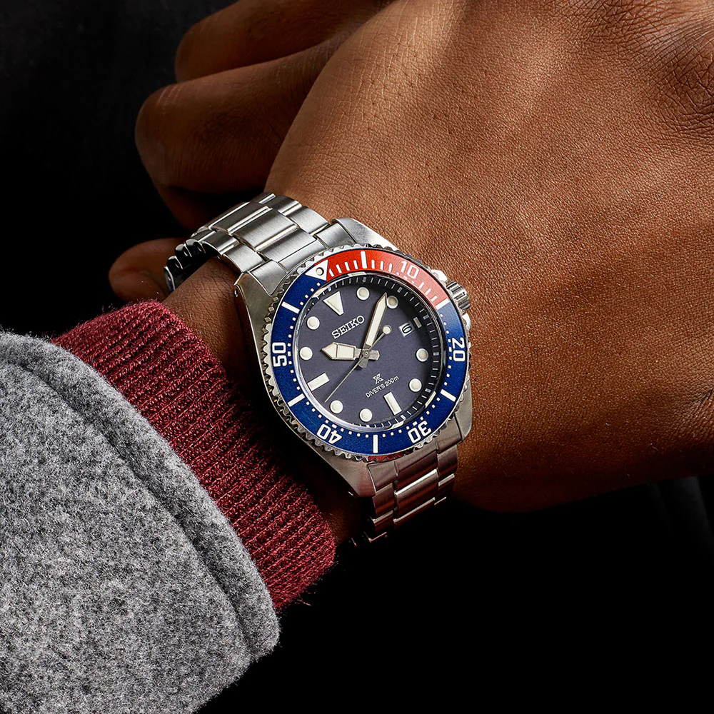 Seiko Prospex ‘Red-Blue’ Diver 41mm Solar Watch SNE595 - Image 4