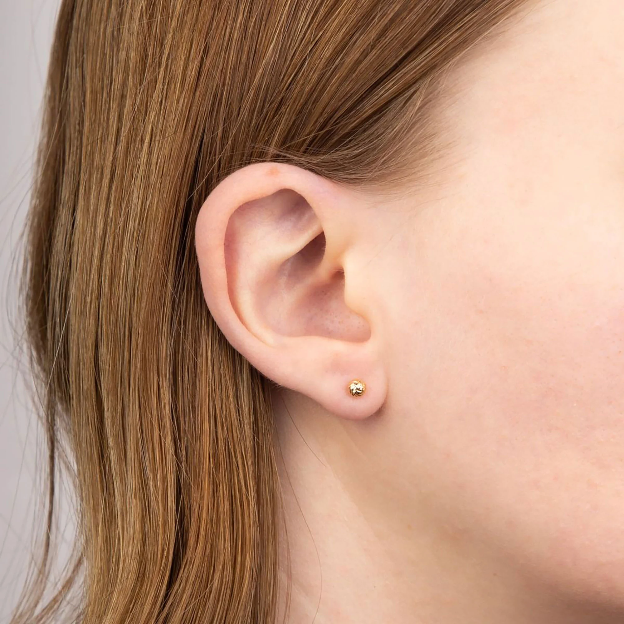 Small Textured Ball 9ct Yellow Gold Stud Earrings - Image 3