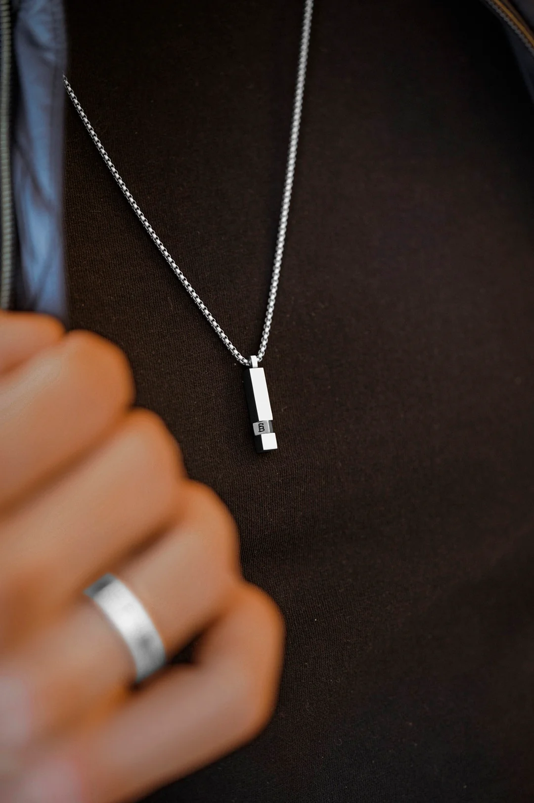 Steel and Barnett Gents Stainless Steel Vertical Bar Necklace Adjustable 24-28 Inches - Image 4