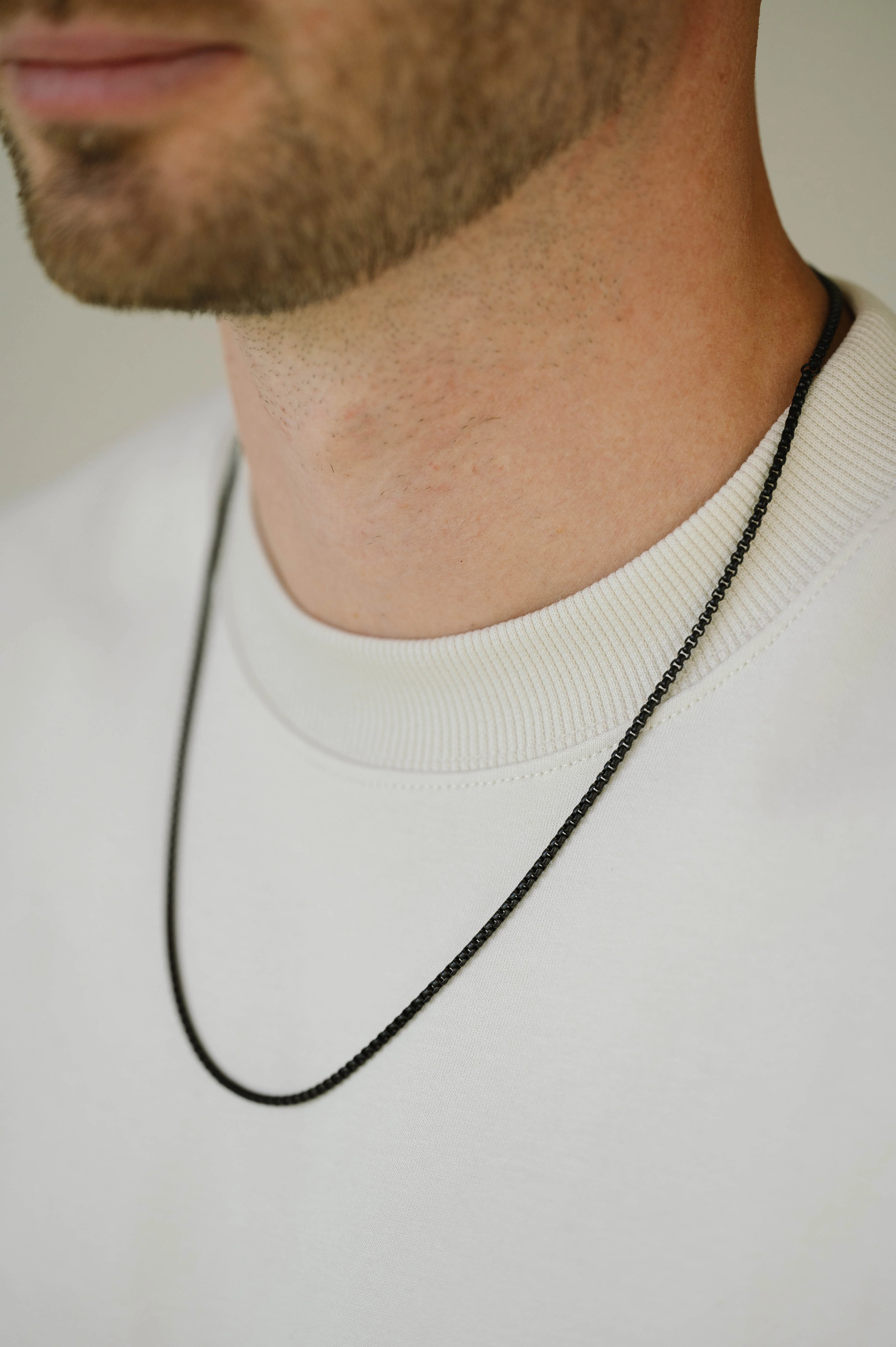 Steel and Barnett Gents Thin Black Stainless Steel Box Chain Necklace 20-24 Inches - Image 3