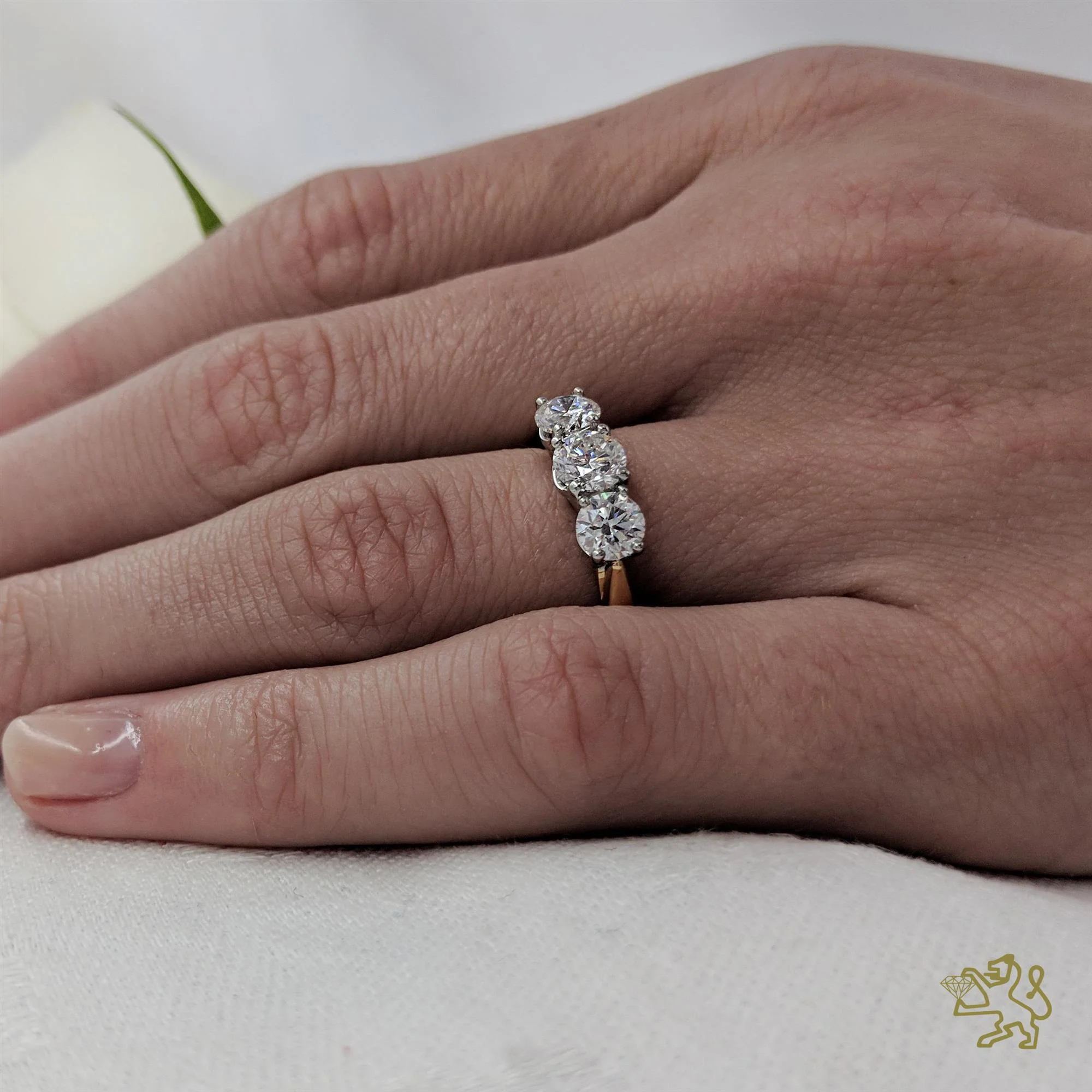 Trilogy Classic Three Stone 0.50ct F VS2 Diamond Yellow Gold/Platinum Ring - Image 2