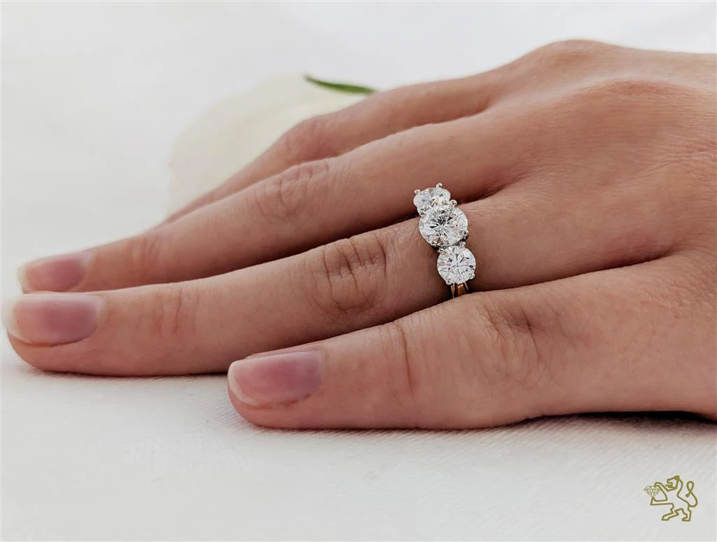 Trilogy Classic Three Stone 0.60ct G SI1 Diamond Yellow Gold/Platinum Ring - Image 2