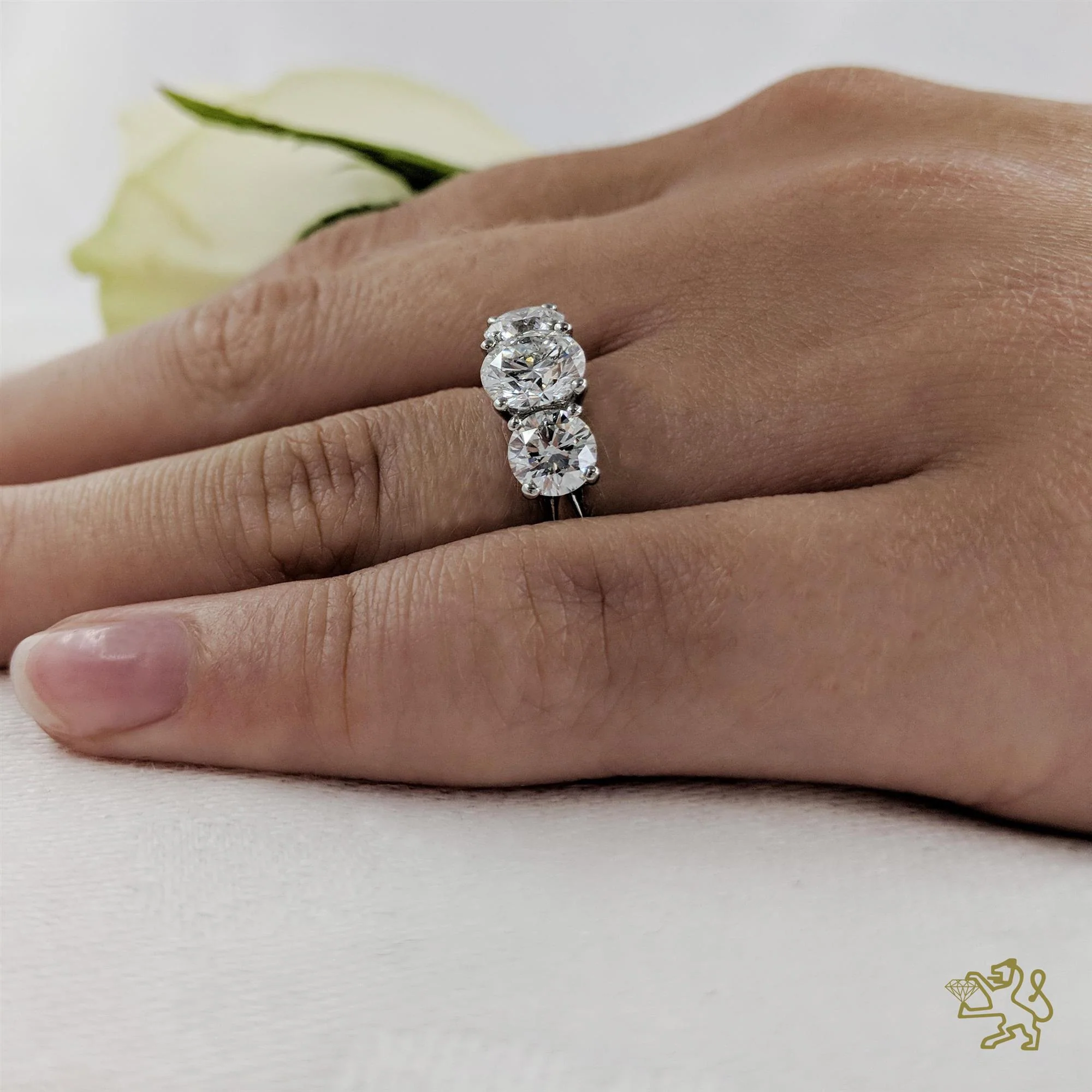 Trilogy Classic Three Stone 1.36ct G SI1 Diamond Yellow Gold/Platinum Ring - Image 2