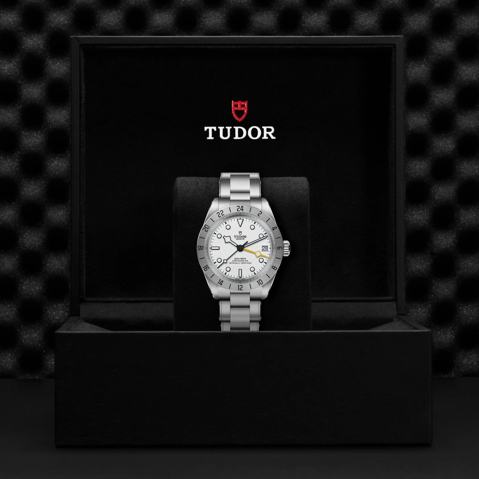 TUDOR Black Bay Pro 39mm Chronometer Automatic Watch M79470-0004 - Image 4