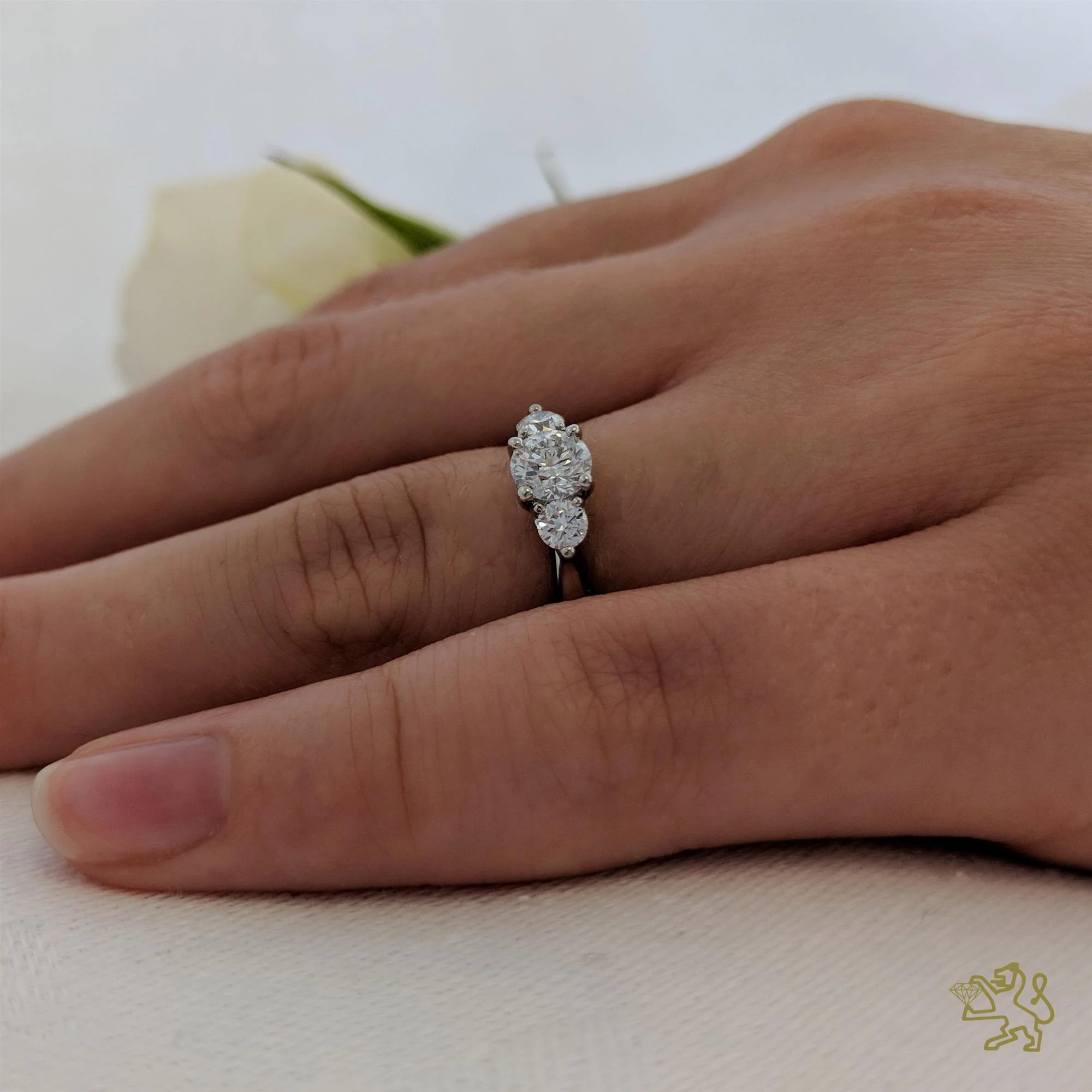 Tulip Three Stone 0.50ct G SI1 Diamond Platinum Ring - Image 2