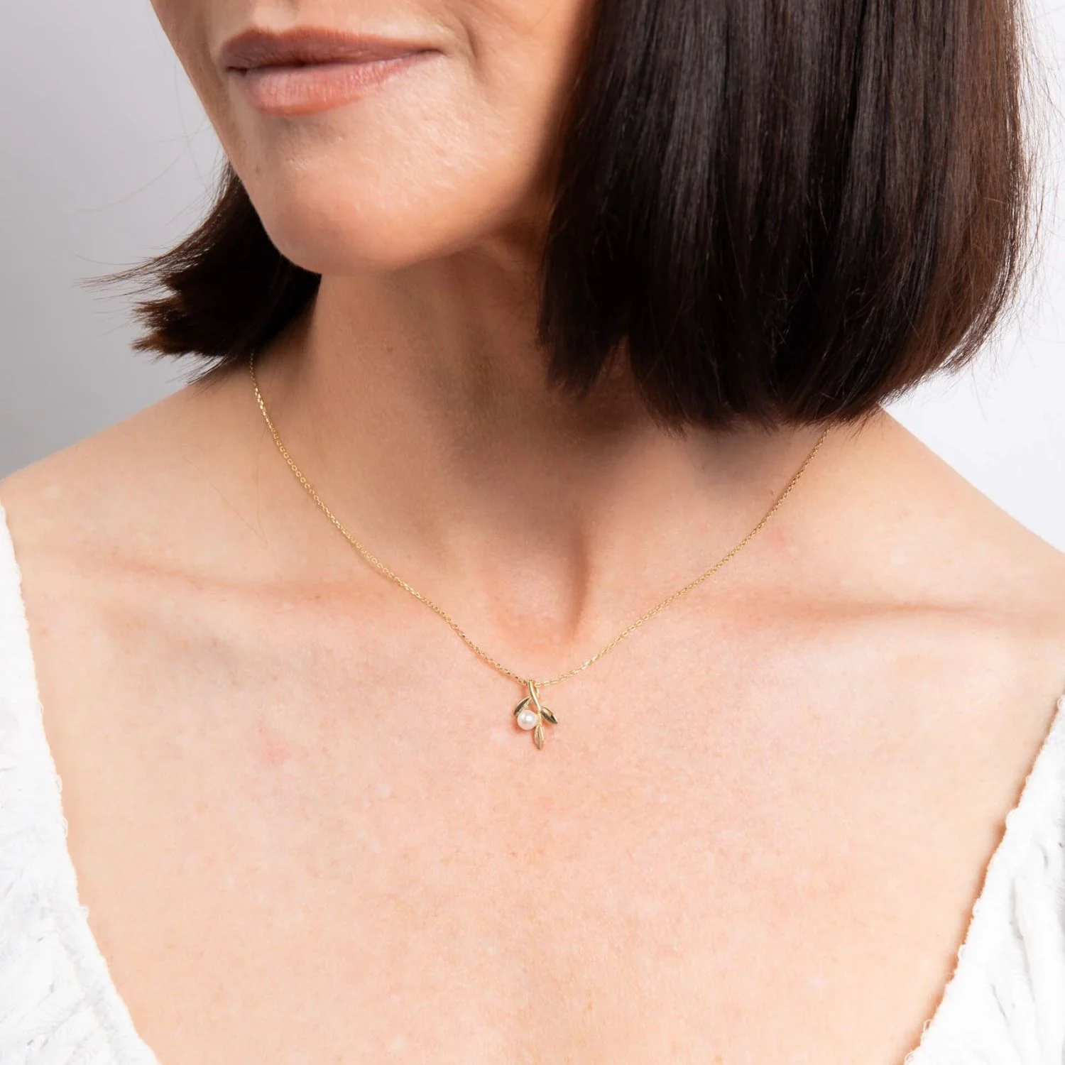 Willow 9ct Yellow Gold Pearl Necklace - Image 2