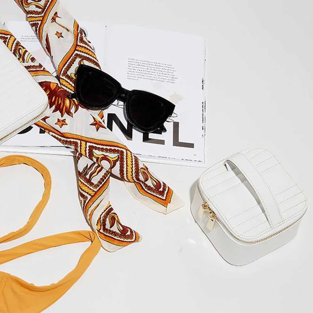 Wolf Maria White Zip Jewellery Cube - Image 6