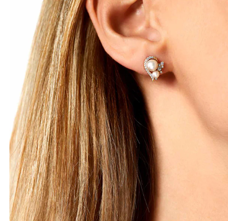 Yoko Trend Half Heart Freshwater Pearl and Diamond 18ct Yellow Gold Stud Earrings - Image 3